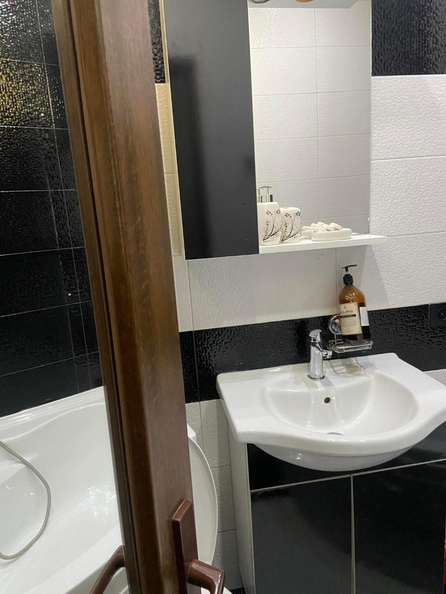 Apartment Vaja Fshavela N16 Батуми Экстерьер фото